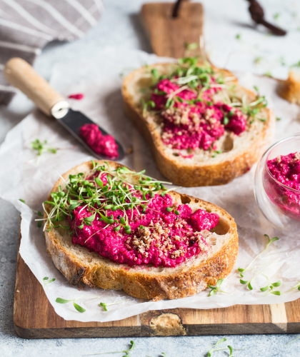 roasted beetroot hummus